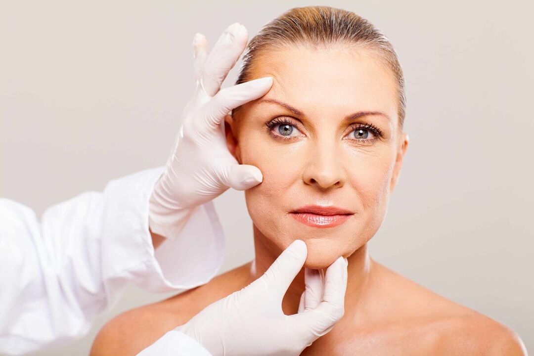 Cosmetologist bakal milih metodeu anu cocog pikeun rejuvenasi kulit raray